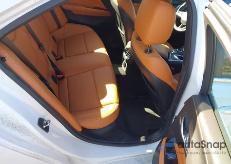 2022 Cadillac Ct4 Premium Luxury z USA, uszkodzony, nr VIN 1G6DF5RL2N0111427